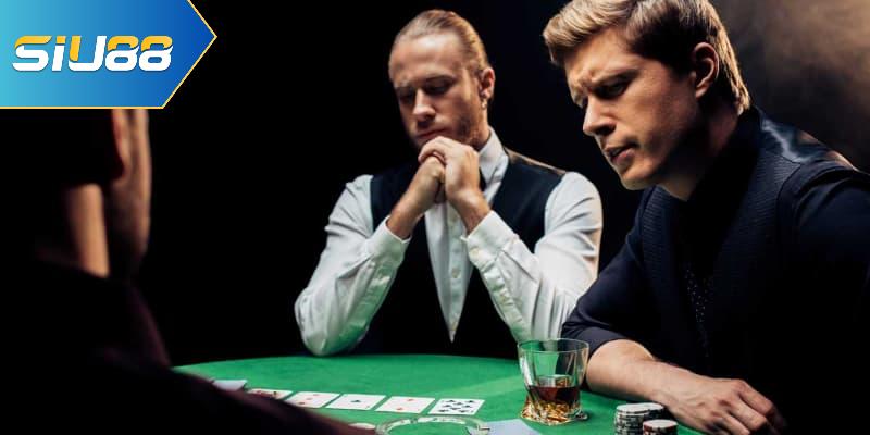 Biết Bluff trong Poker là gì thấy được sự cần thiết của xác định khoảng bài đối thủ